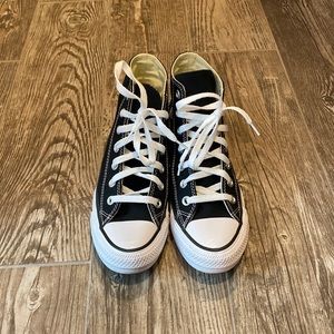 Black high top converse size 6 womens.